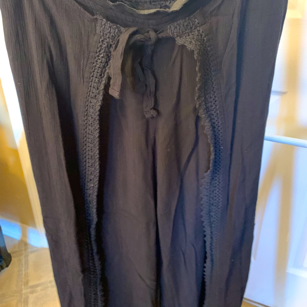 Wise leg wrap pants with lace detail